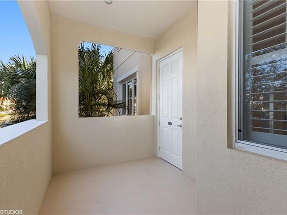 5th image of 25 Harbour Isle Dr W Unit 201