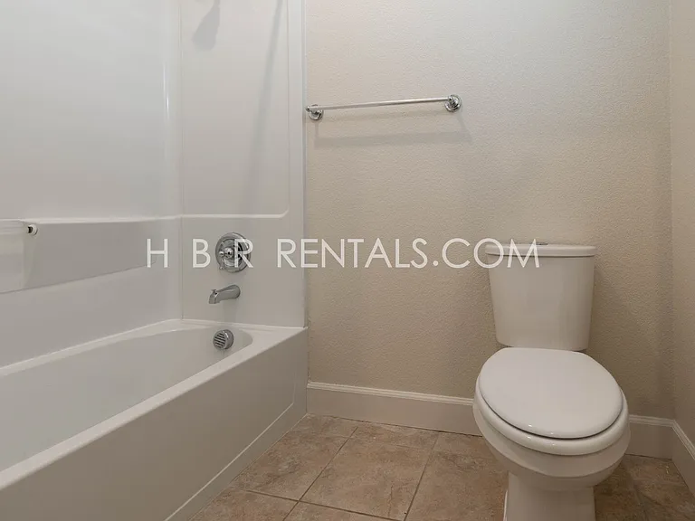 1496 Dairy Dr — Photo 28
