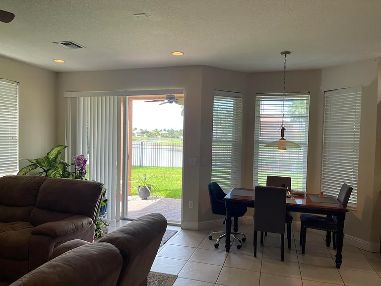 9828 Stover Way — Photo 9