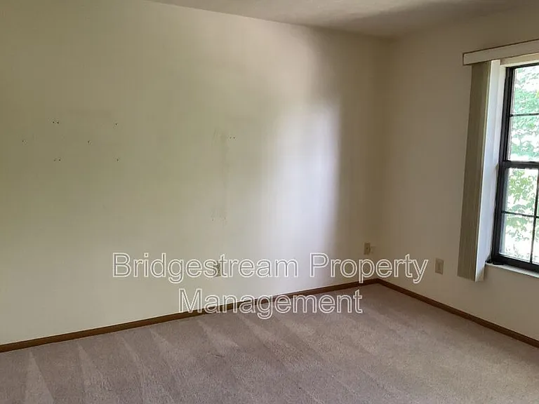 4595 Burchdale St — Photo 10