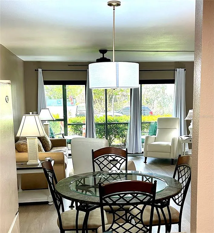 1 bed, 1.5 bath, 813 sqft, $3,120 — Photo 2