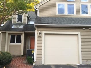 118 Courtyard Ln, Mansfield, CT 06268