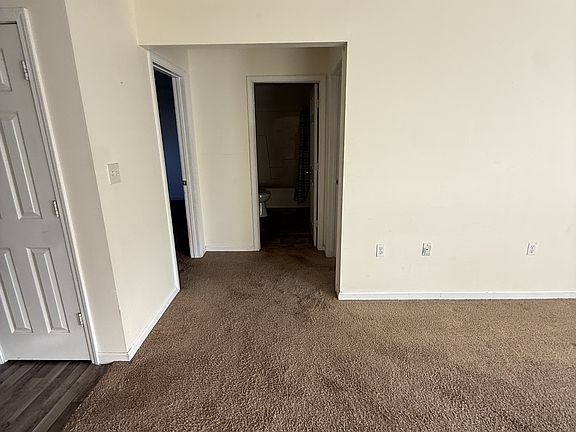 3rd image of 206 Pine St