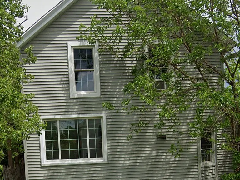 453 1/2 N Farnsworth Ave #2 — Photo 1