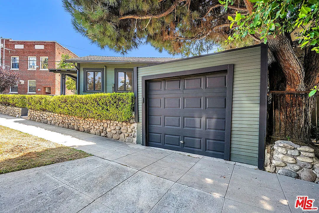 2 bed, $5,999 — Photo 4