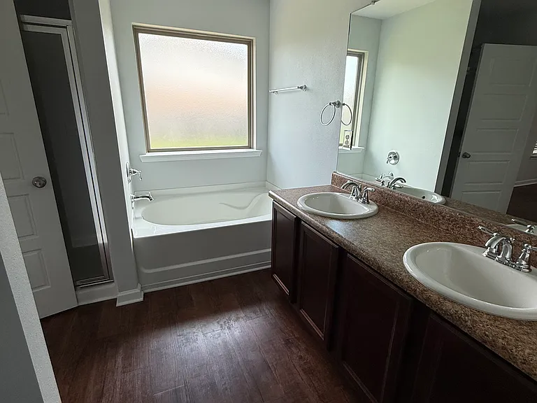 1307 Fairlawn Dr — Photo 13