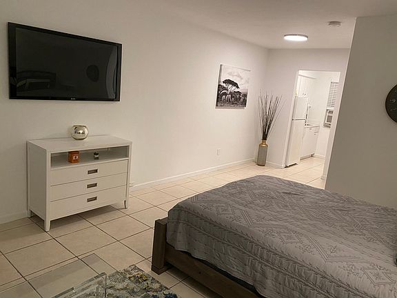 5th image of 1011 Euclid Ave #3