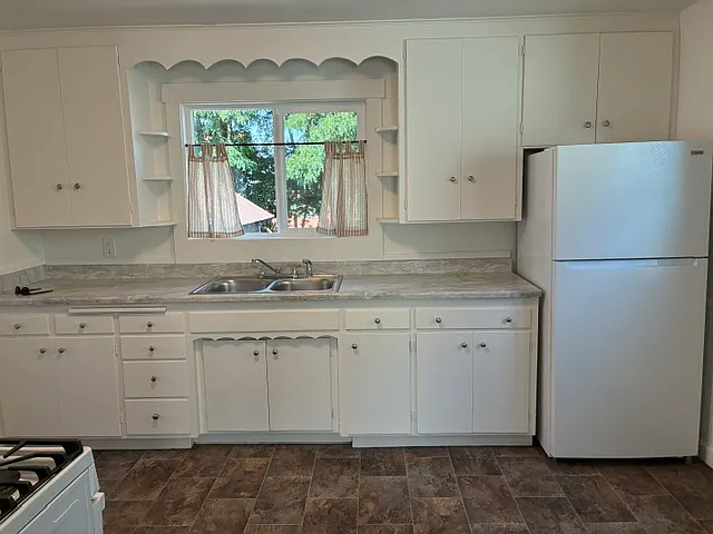 1205 E Maple St — Photo 11