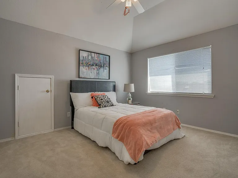 7501 Armstrong Ln — Photo 10