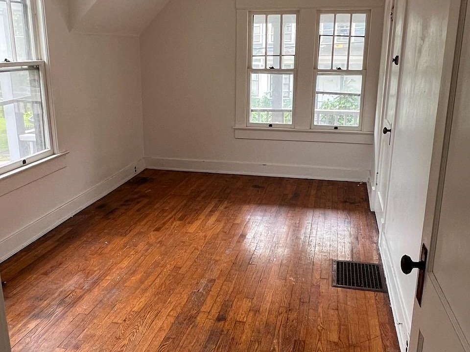 2nd image of 605 Gill Ave #4