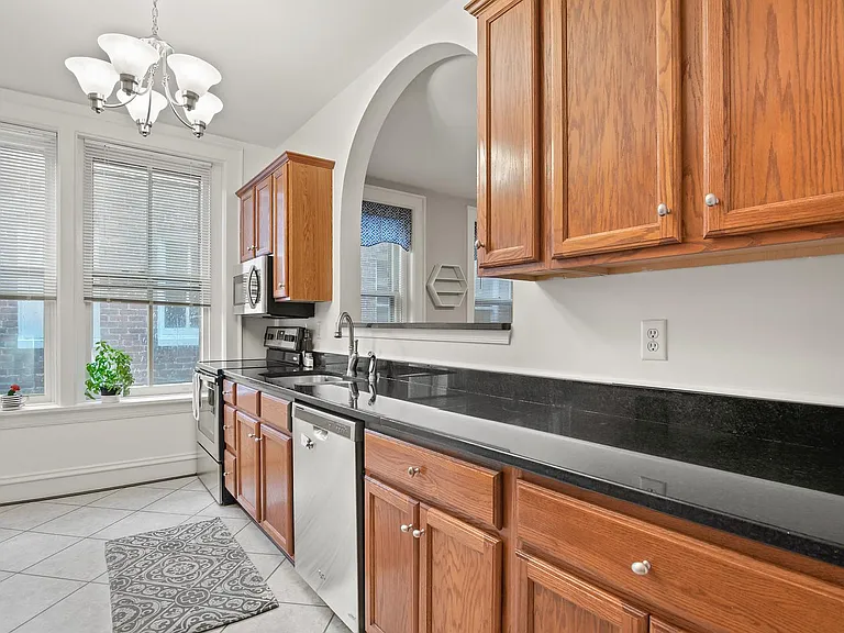 2812 Monument Ave — Photo 13