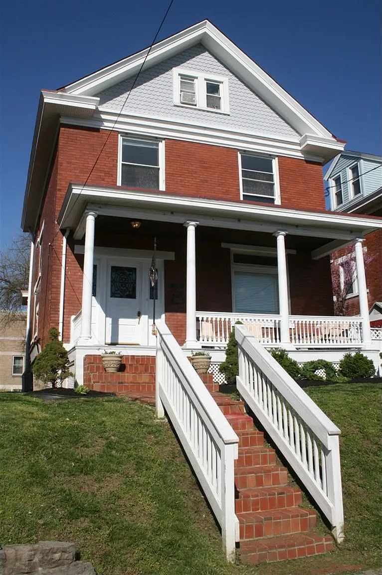 128 Evergreen Ave photo 1