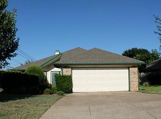 7501 Arbor Dr, Fort Worth, TX 76123