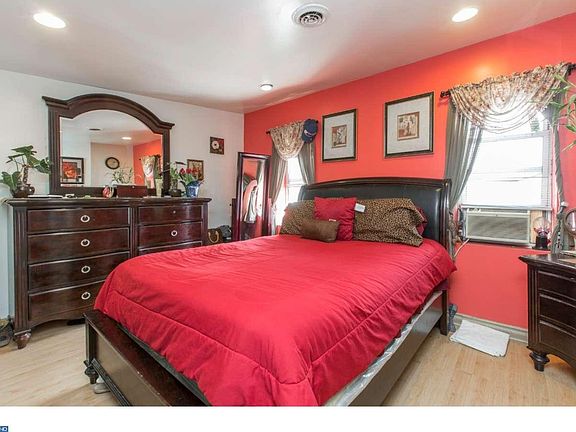 2nd image of 2022 E Hazzard St