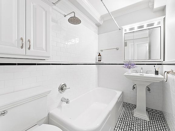 5th image of 220 Madison Ave APT 9O