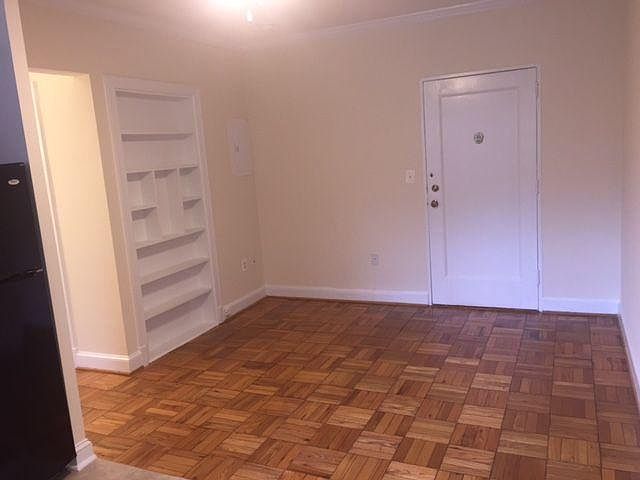1st image of 800 S Washington St