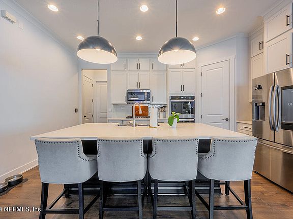 4th image of 304 Marsh Cove Dr