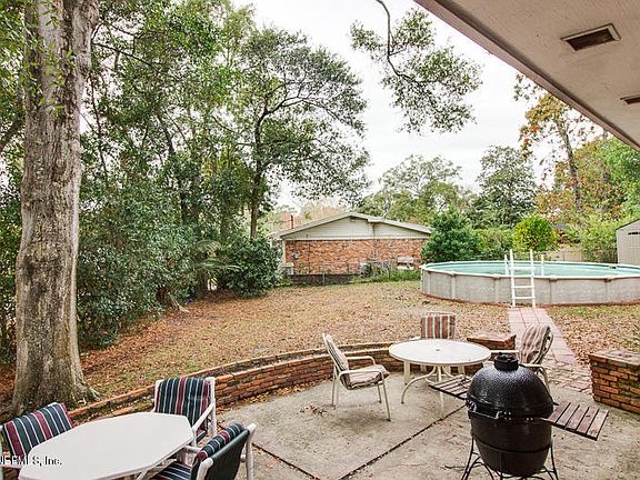 3rd image of 1812 Sunnymeade Dr