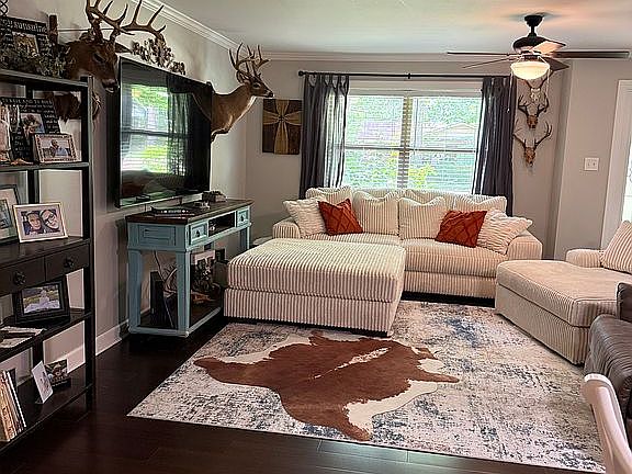 3rd image of 288 Tanglewood Dr