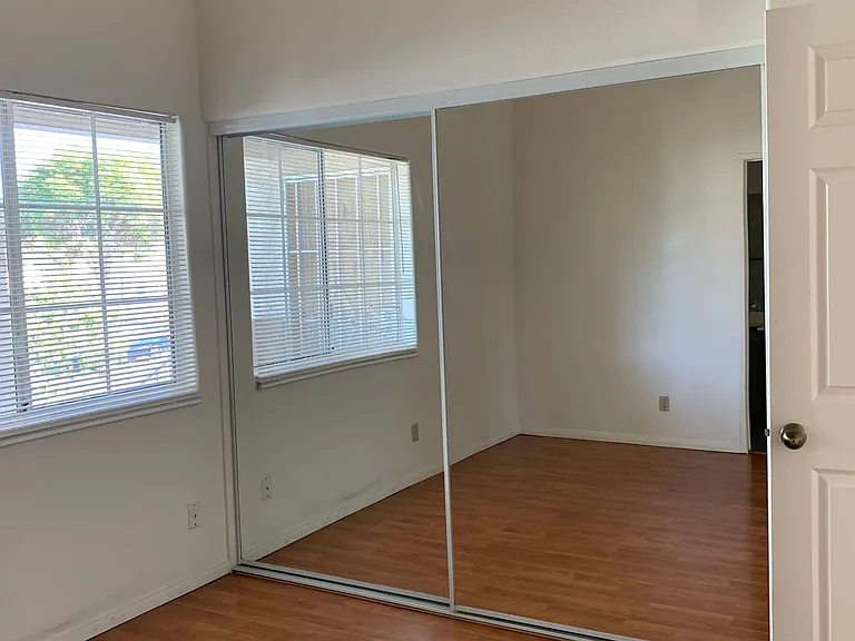 2403 Meade Ave — Photo 9