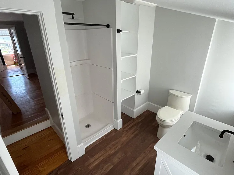 326 Thames St #2 — Photo 8