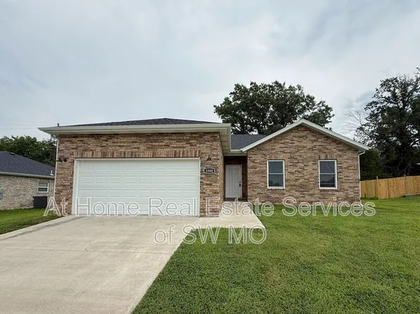 1080 S Mission Ave, Bolivar, MO 65613