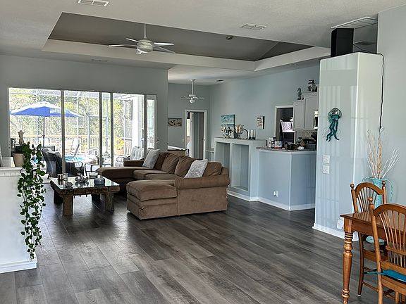 4th image of 9546 Westgate Cir