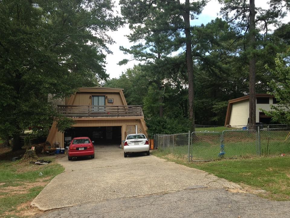 2nd image of 100 Quail Valley Rd