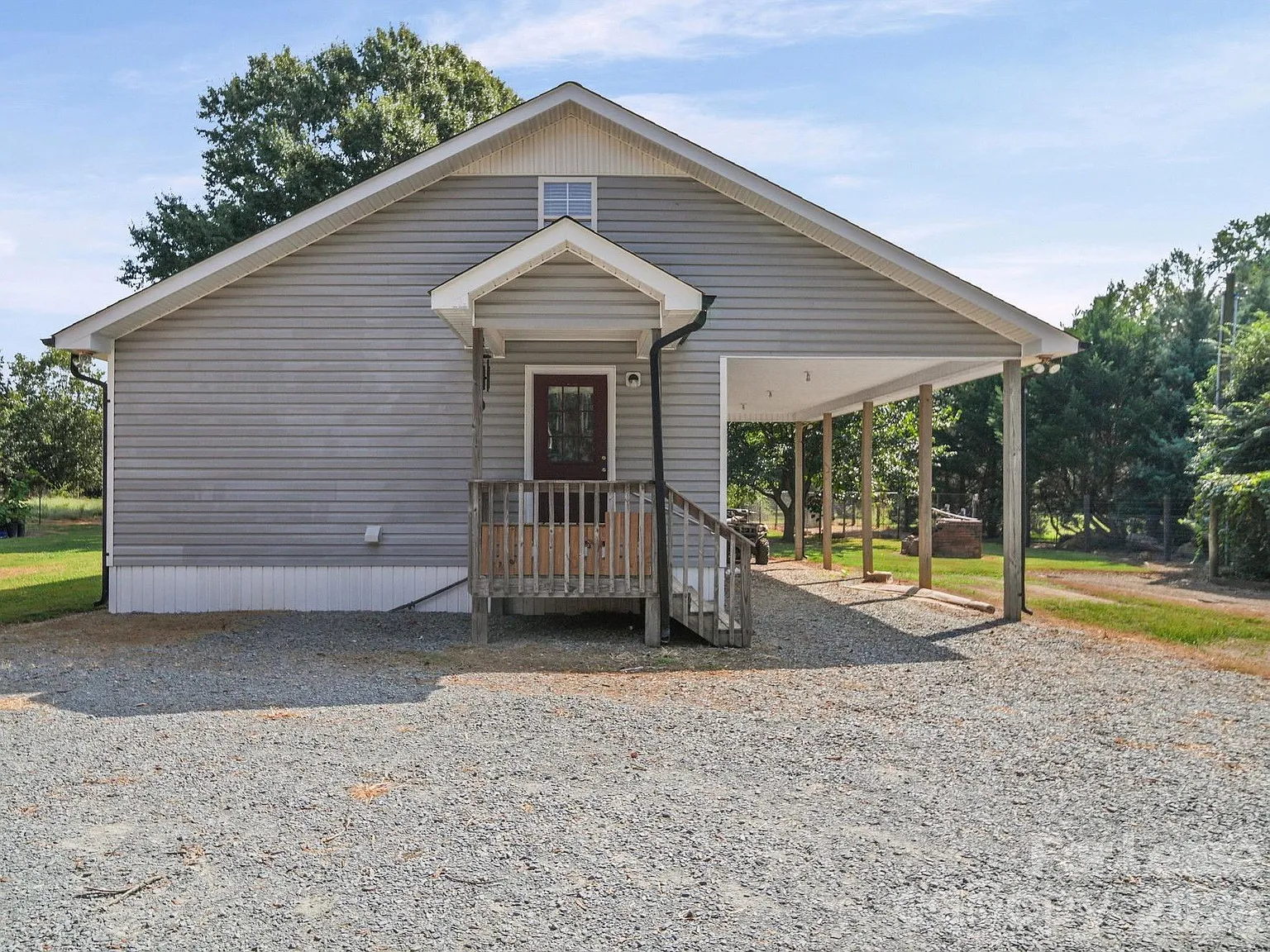 2 bed, 1.0 bath, 768 sqft, $1,500 — Photo 2