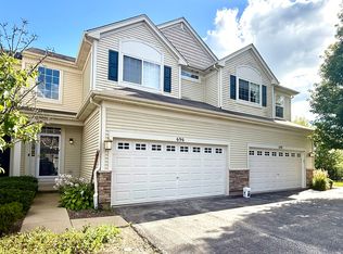 696 S Jade Ln, Round Lake, IL 60073