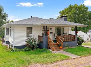 496 W Chestnut St, Canton, IL 61520