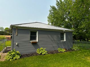 8273 Russell St, Shelby Township, MI