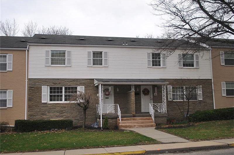 2nd image of 490 Browns Ln