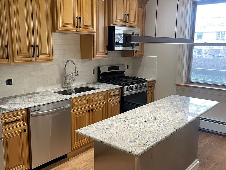 The Elmwood Village Apartments — Photo 25