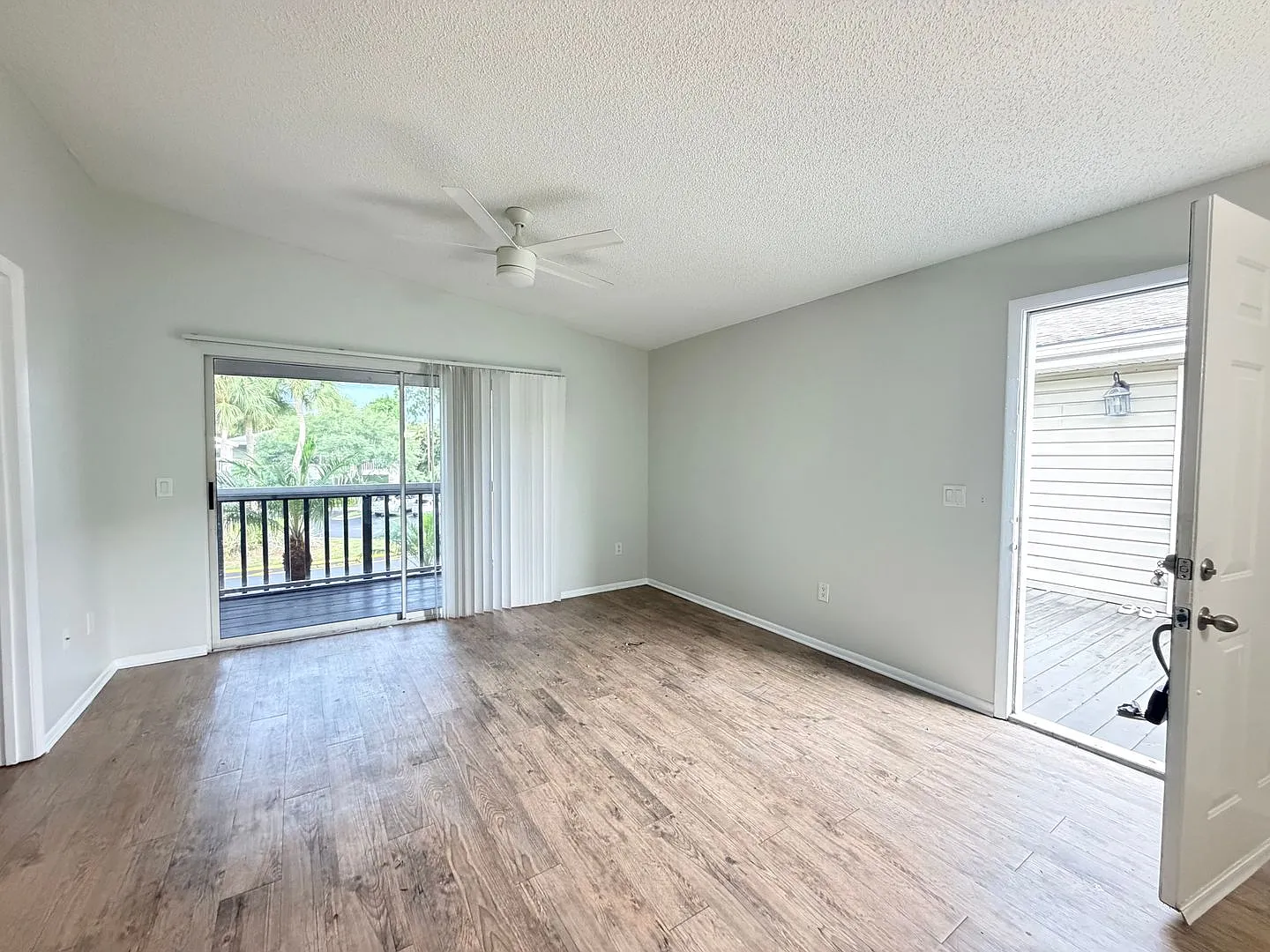 Glenbrooke Apartments — Photo 3