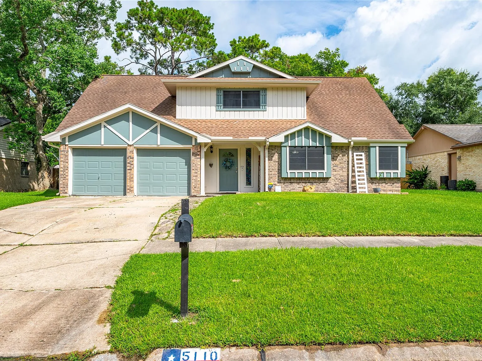 4 bed, 2.5 bath, 1966 sqft, $2,800 — Photo 1