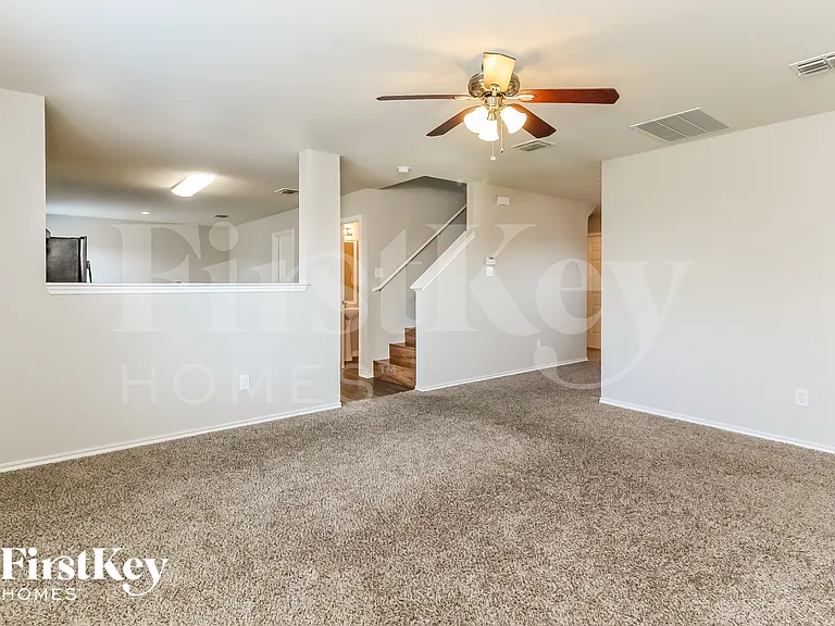 2809 Spencer Cir — Photo 4