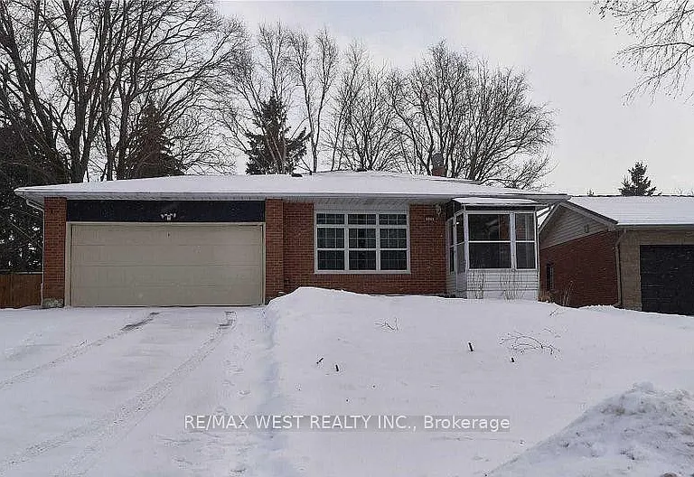 323 Centre St — Photo 1
