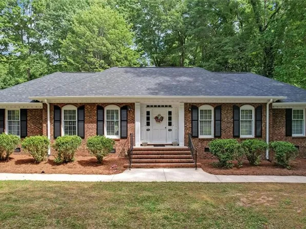 503 & 505 Pennrington Cir, Reidsville, NC 27320