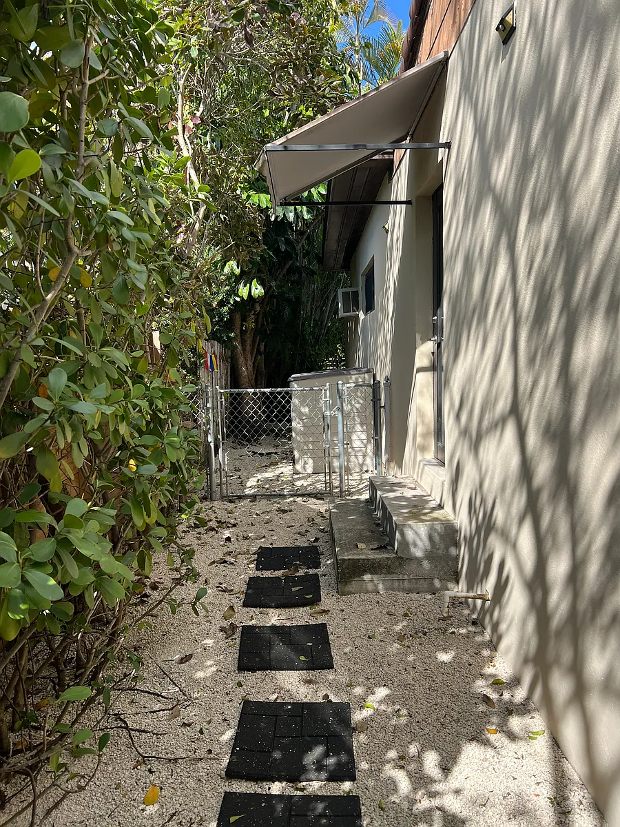 Building Photo - 1800 Coral Gate Dr