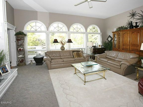 3rd image of 8849 Pine Island Ct S