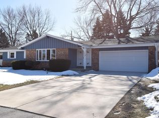 1525 Fireside Dr, Racine, WI 53402