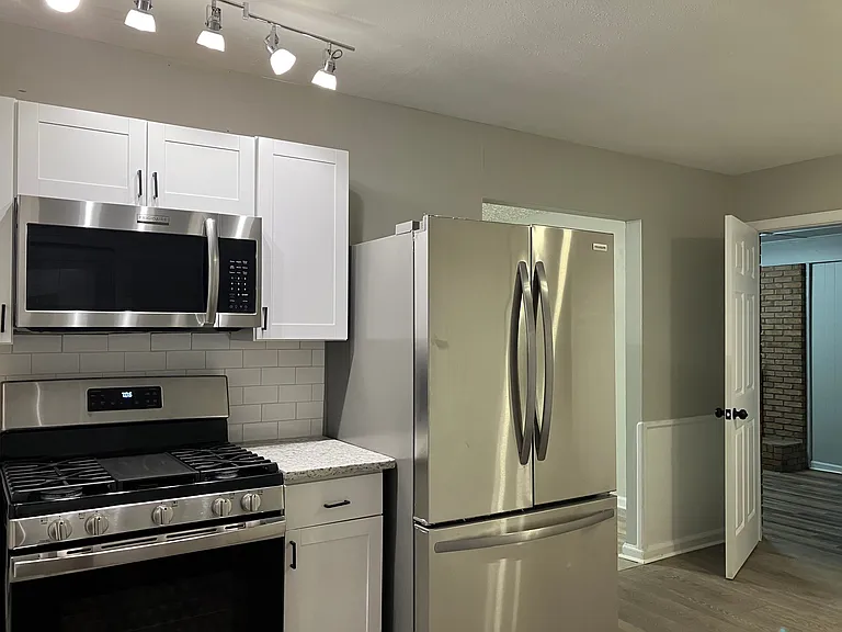 5762 Blueridge Dr — Photo 14