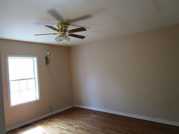 5th image of 3301 Bishop St