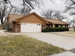 2416 Locust St, Canadian, TX 79014