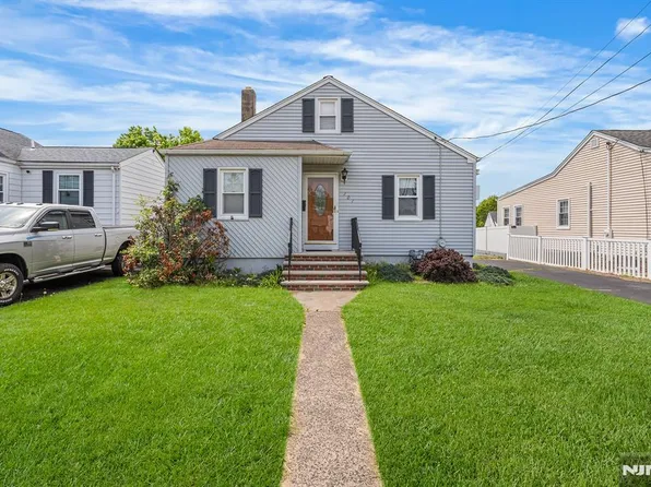 101 Westminster Pl, Saddle Brook, NJ 07663