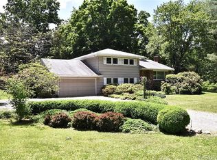 108 Knapp Ln, New Canaan, CT 06840