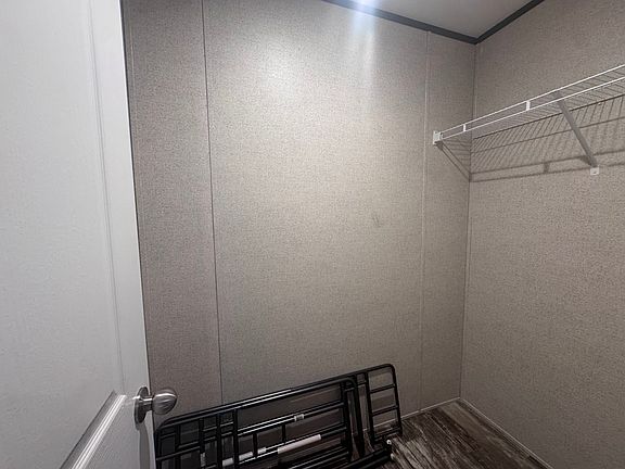 5th image of 866 W 6th St