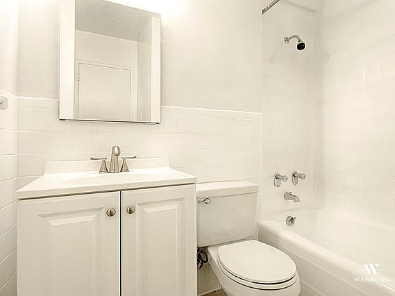 5th image of 225 E 36th St APT 10A