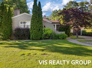 303 E Savidge St, Spring Lake, MI 49456